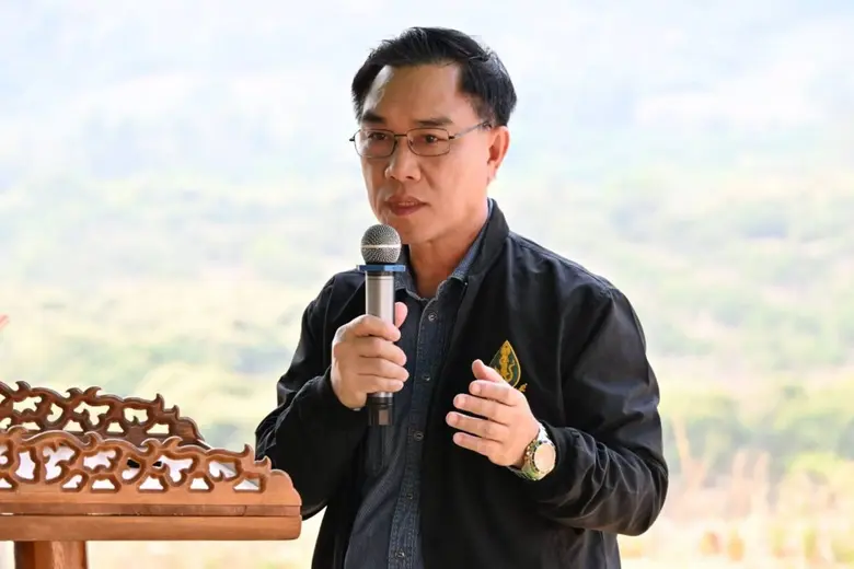 ดร.อาทิตย์ ศุขเกษม รองอธิบดีกรมพัฒนาที่ดิ...