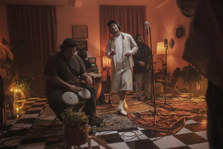 อาดิดาส ออริจินอลส์ และ แบด บันนี่ (Bad B...