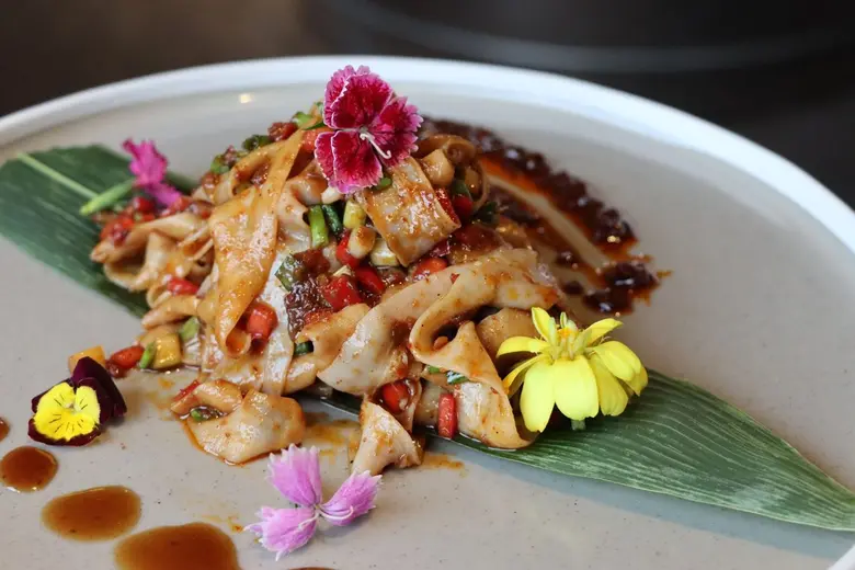 ห้องอาหารจีนหยก โรงแรม ดิ เอมเมอรัลด์ เชิ...