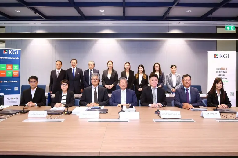 ดร.จื้อ-หง หลิน (ที่2 จากขวา) กรรมการอำนว...