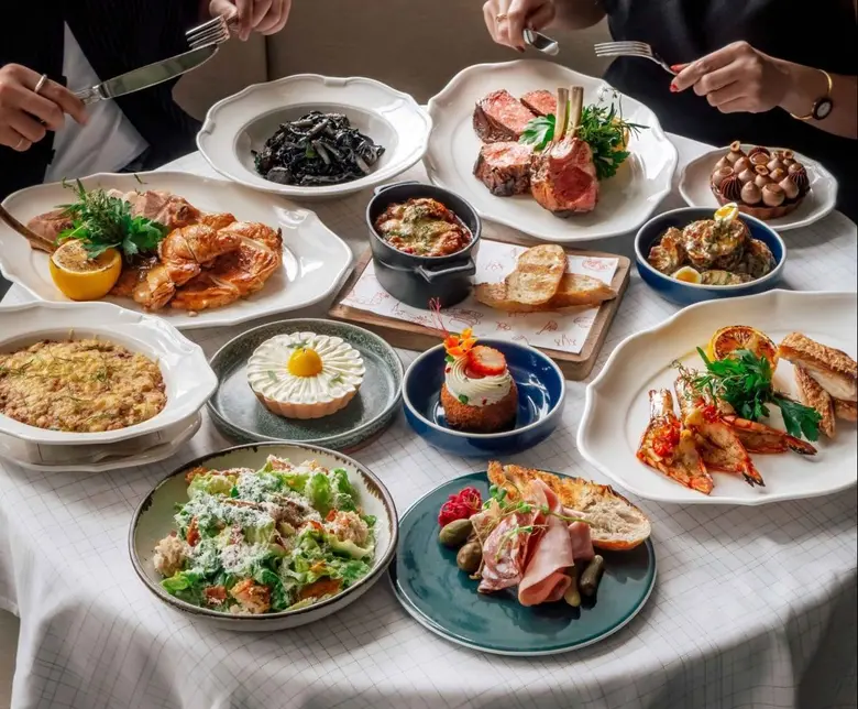 The Standard Grill ห้องอาหารอเมริกัน สเต็...