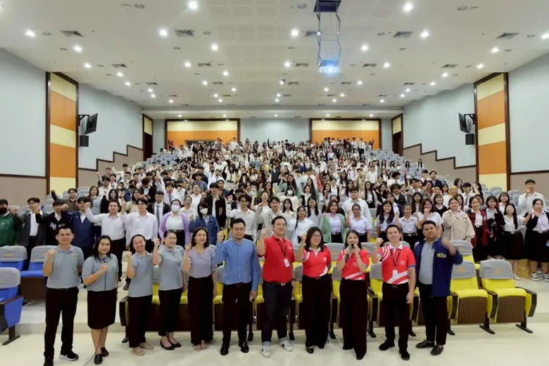 Targeting Specialized Students to Strengt...